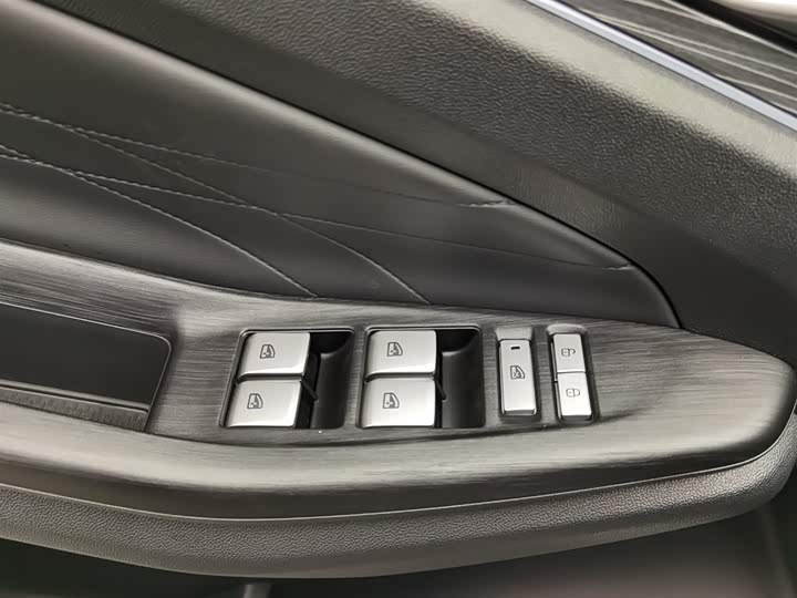 Changan CS55 Plus Hybrid 2025 2025款 智慧新蓝鲸 125km 战舰版