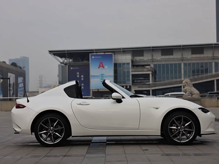 Mazda MX-5 2018 2018款 2.0L RF 珍珠白