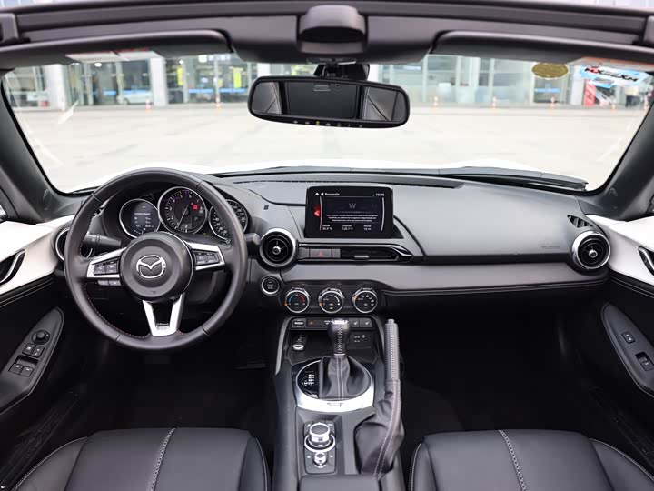 Mazda MX-5 2018 2018款 2.0L RF 珍珠白