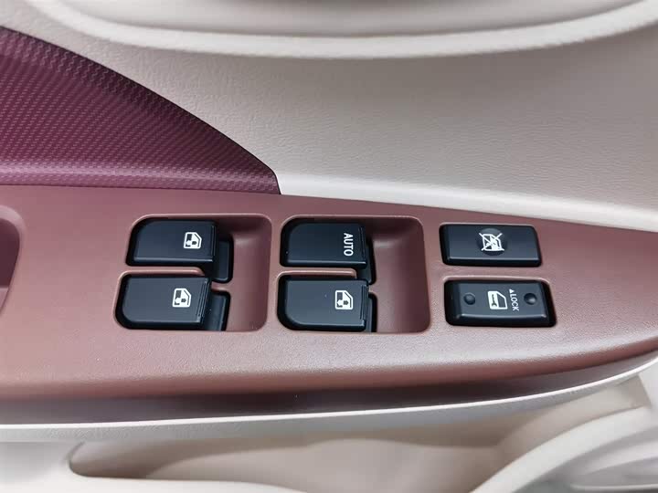 Changan BenBen E-Star 2021 2021款 国民版 多彩款 磷酸铁锂（31.86kWh）