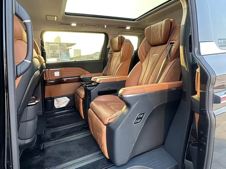 Hongqi HQ9 2023 2023款 2.0T 智联旗领版