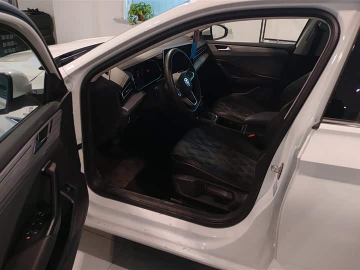 Volkswagen Sagitar L 2025 2025款 300TSI DSG超越版