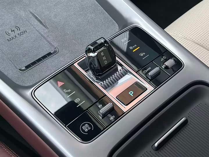 BYD Seal 07 DM-i Hybrid 2025 2025款 DM-i 1.5L 125km 尊贵型