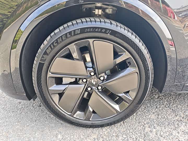 LiXiang L9 2025 2025款 Ultra 智能焕新版