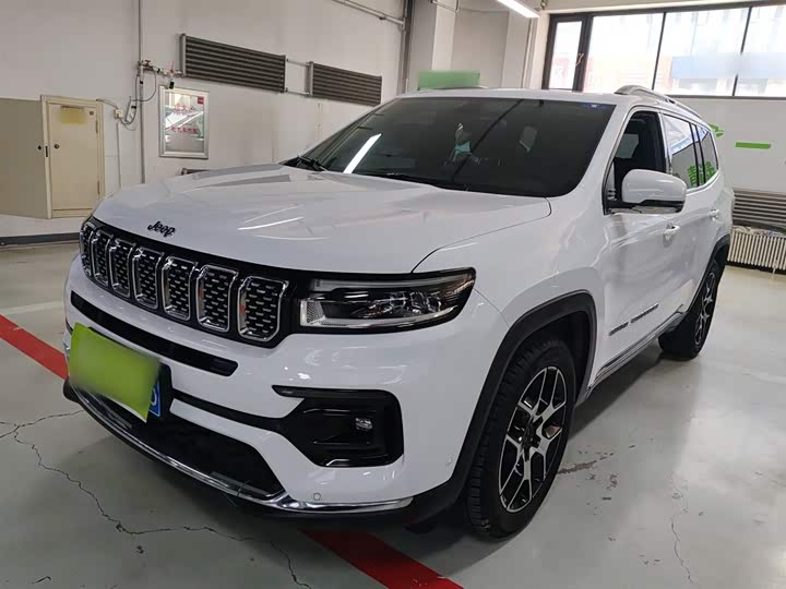 Jeep Grand Commander 2022 2022款 2.0T 两驱豪华版