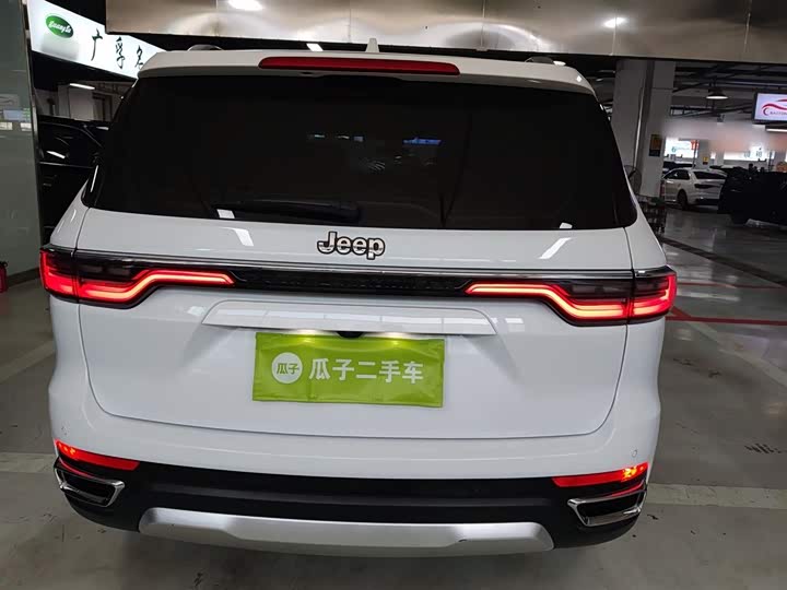 Jeep Grand Commander 2022 2022款 2.0T 两驱豪华版