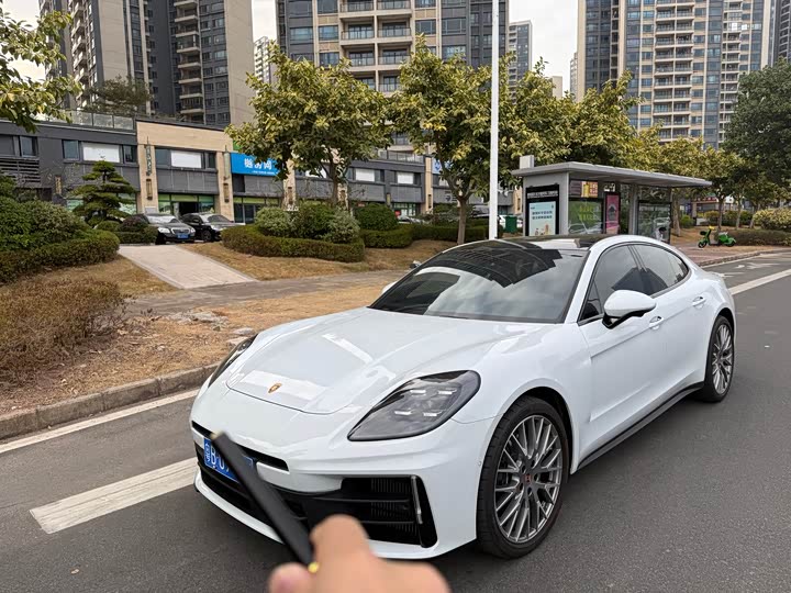 2026 Porsche Panamera