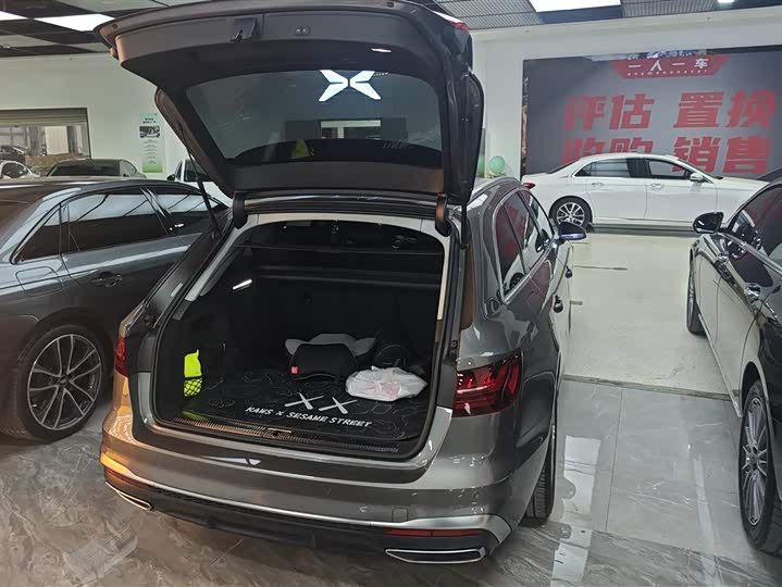 Audi A4 2021 2021款 Avant 先锋派 40 TFSI 时尚动感型