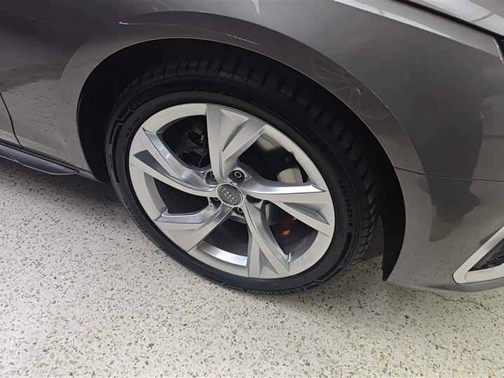 Audi A4 2021 2021款 Avant 先锋派 40 TFSI 时尚动感型