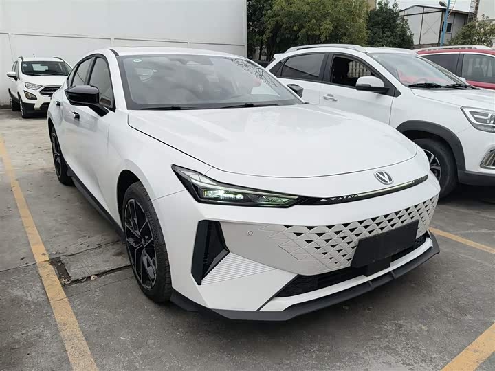 Changan UNI-V Hybrid 2024 2024款 蓝鲸智电iDD 136km 智酷型