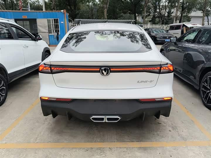 Changan UNI-V Hybrid 2024 2024款 蓝鲸智电iDD 136km 智酷型