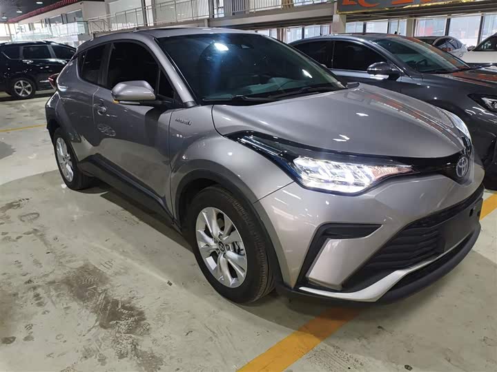 Toyota Izoa 2021 2021款 双擎 2.0L 奕享版