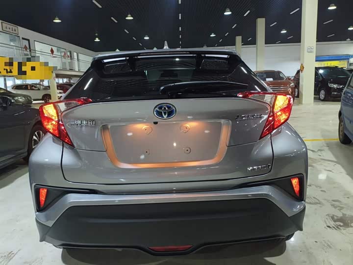 Toyota Izoa 2021 2021款 双擎 2.0L 奕享版