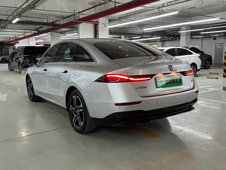 Roewe D7 2025 2025款 EV 510km 后驱领航版