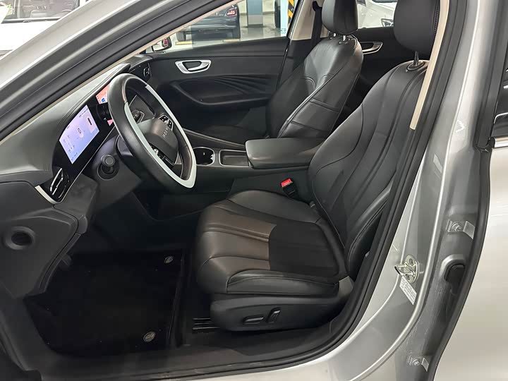 Roewe D7 2025 2025款 EV 510km 后驱领航版