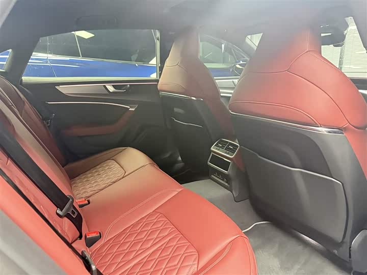 Audi A7L 2024 2024款 45 TFSI quattro 黑武士版