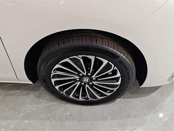 Buick GL8 Hybrid 2025 2025款 陆尚 智享版 7座