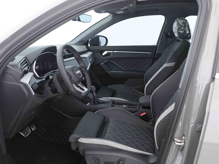 Audi Q3 2025 2025款 quattro 45周年典藏版 35TFSI 时尚动感型
