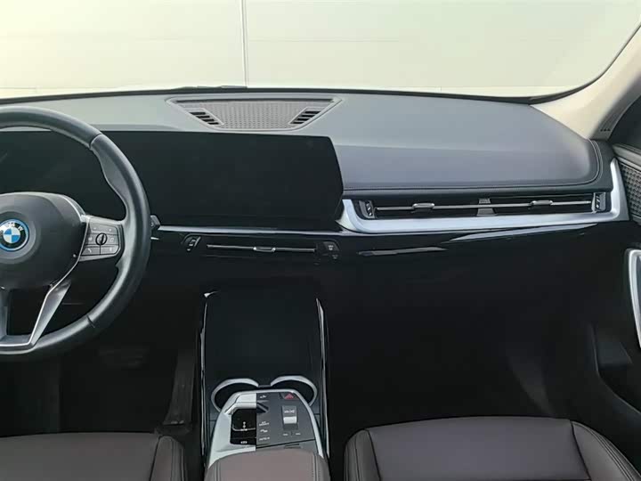 BMW iX1 2023 2023款 eDrive25L X设计套装