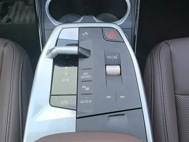 BMW iX1 2023 2023款 eDrive25L X设计套装