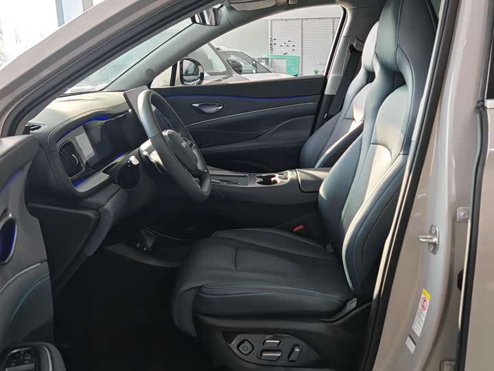 BYD Sea Lion 07 DM-i Hybrid 2025 2025款 150 领航版