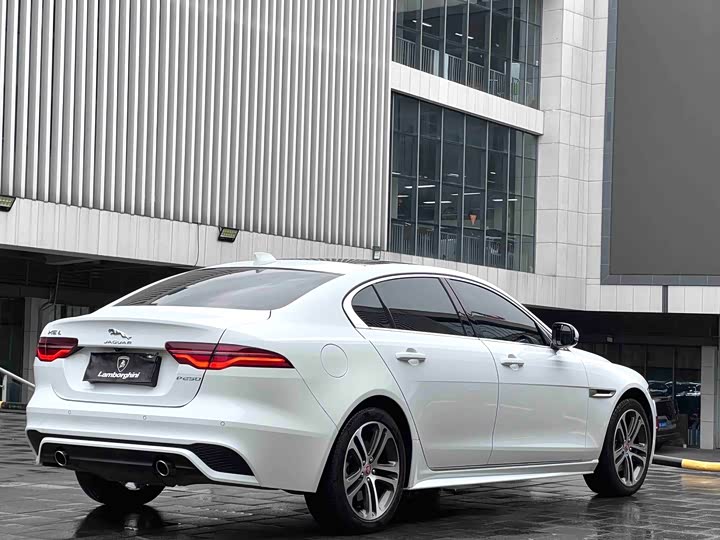 Jaguar XE L 2024 2024款 2.0T 250PS R-DYNAMIC S进取运动版