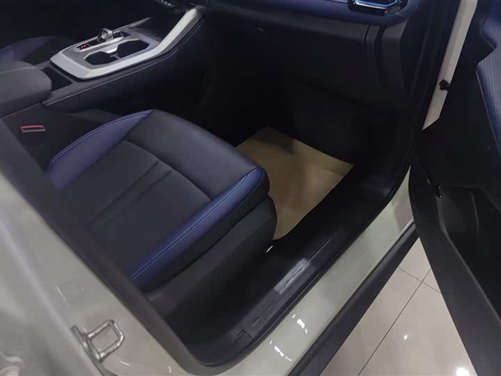 GAC Trumpchi GS3 2025 2025款 影速 270T 劲享版 平步青云