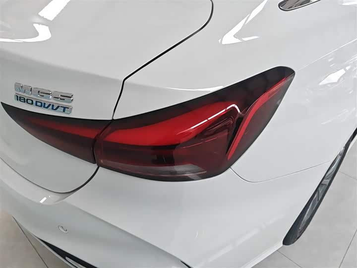 MG Motor 5 2025 2025款 180DVVT 全球豪华版