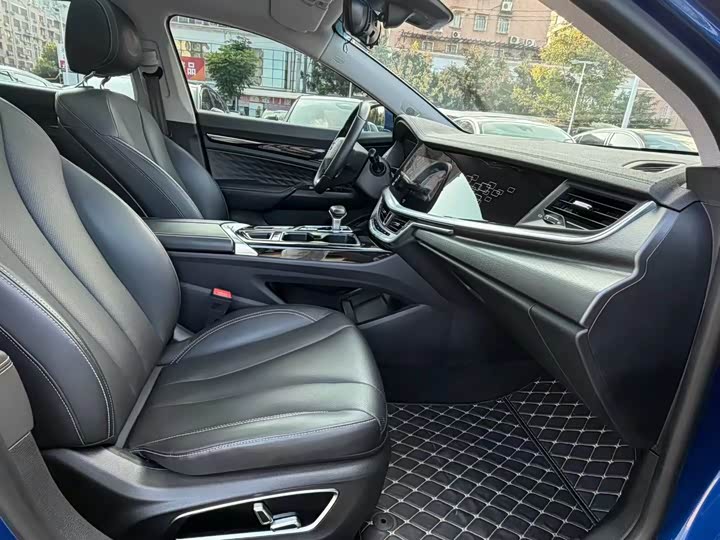 Geely Emgrand GT 2021 2021款 1.8T 领航版