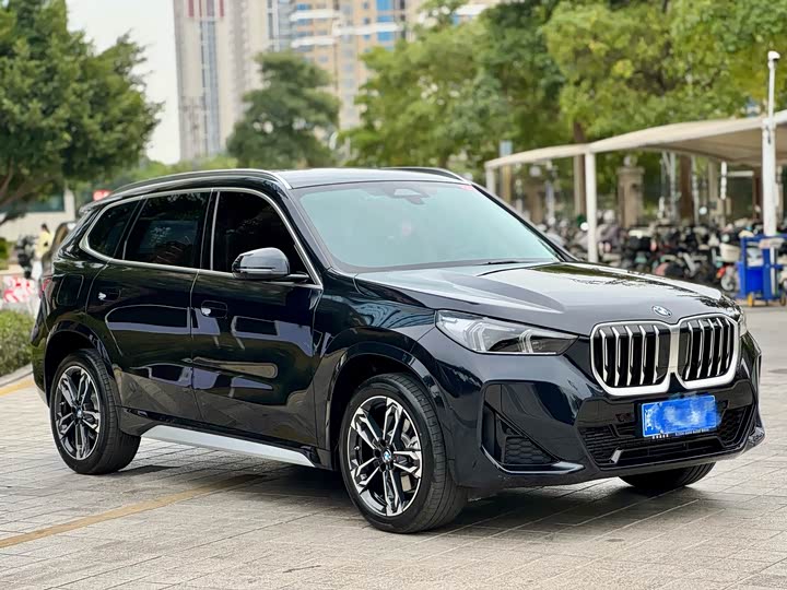 2025 BMW X1