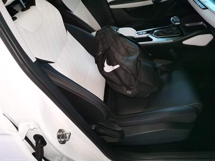 2022 Geely Emgrand L