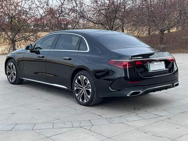 Mercedes-Benz E-Class Hybrid 2024 2024款 E 350 e L 插电式混合动力轿车
