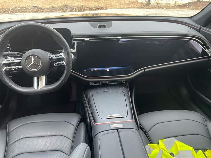 Mercedes-Benz E-Class Hybrid 2024 2024款 E 350 e L 插电式混合动力轿车