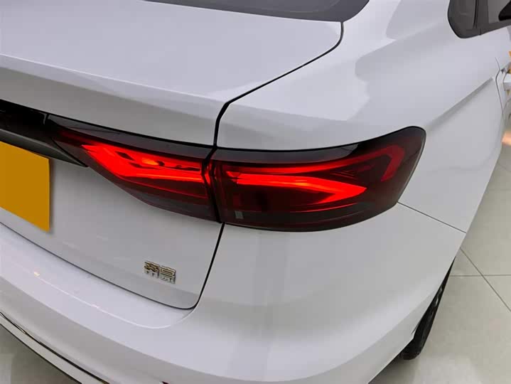 Geely Emgrand 2026 2026款 第4代 400万纪念款 1.5L CVT星耀型