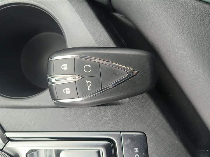 Changan UNI-V Hybrid 2024 2024款 蓝鲸智电iDD 136km 智酷型