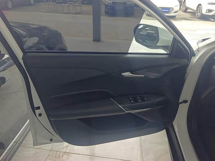 Changan Eado Plus 2025 2025款 蓝鲸 1.5T 500Bar尊贵型