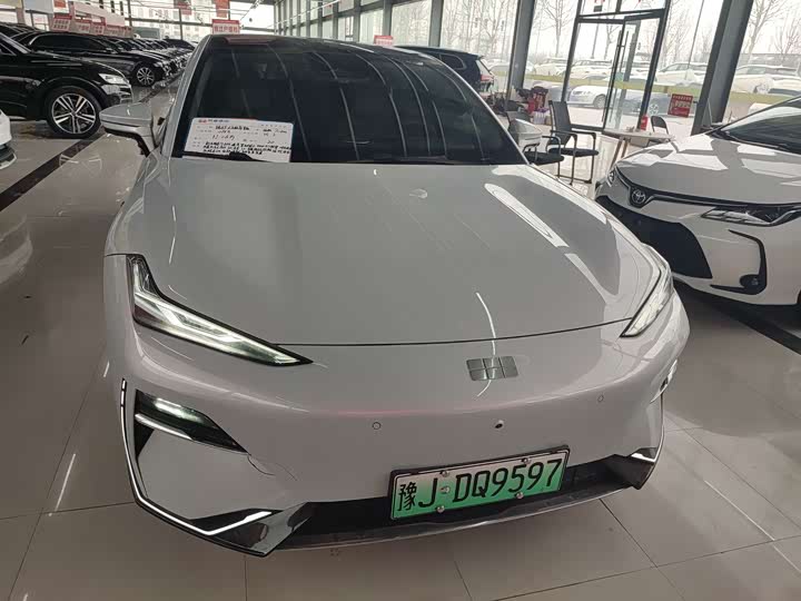 2025 Geely Galaxy E8