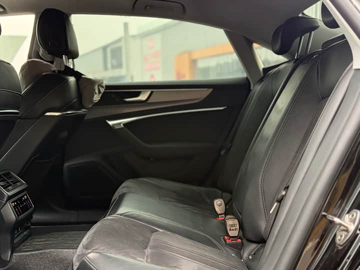 Audi A7L 2024 2024款 45TFSI S-line 筑梦型 流晶套装