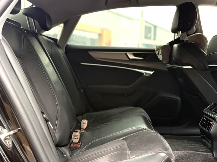 Audi A7L 2024 2024款 45TFSI S-line 筑梦型 流晶套装