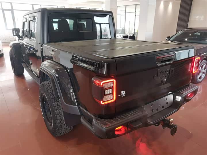 Jeep Gladiator 2022 2022款 3.6L 先行版