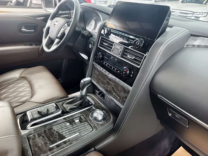 Nissan Armada 2023 2023款 ARMADA 5.6L 无敌舰队旗舰版