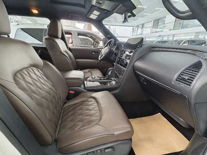 Nissan Armada 2023 2023款 ARMADA 5.6L 无敌舰队旗舰版
