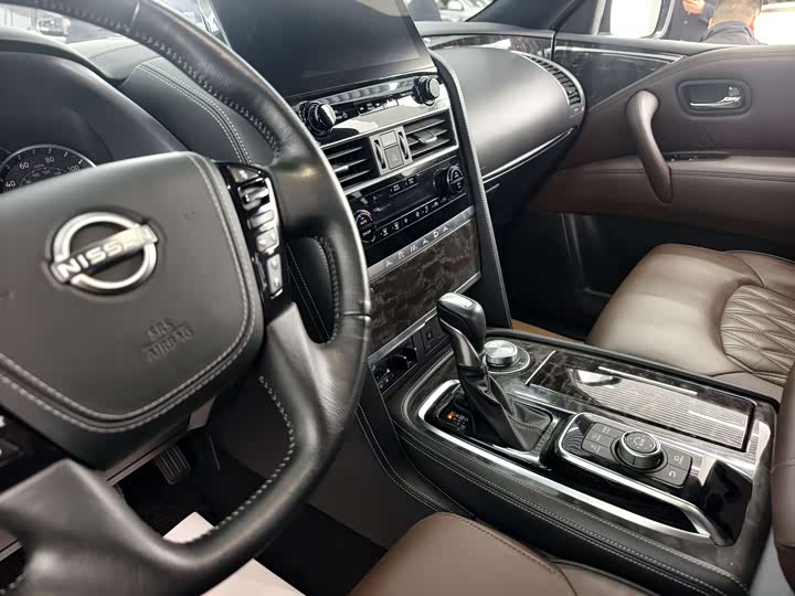 Nissan Armada 2023 2023款 ARMADA 5.6L 无敌舰队旗舰版