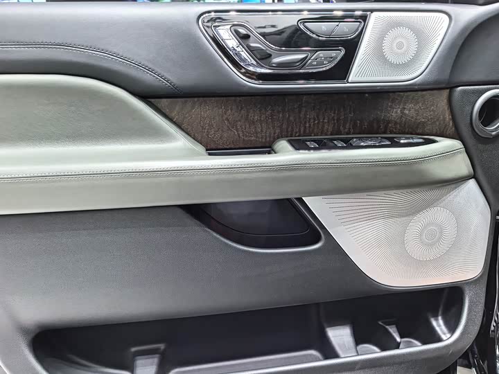 Lincoln Navigator 2022 2022款 3.5T 总统版