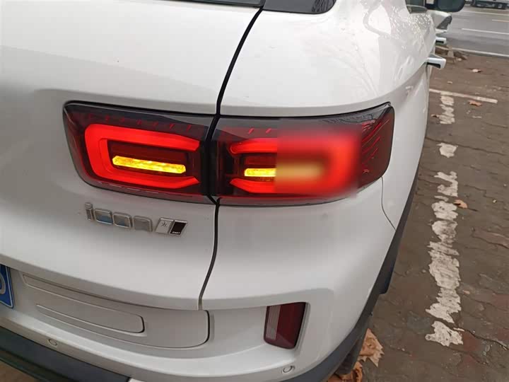 Geely Icon 2023 2023款 1.5TD 巧克力醇巧版