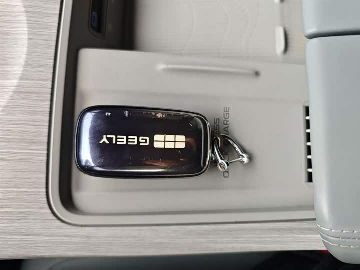 Geely Galaxy E8 2024 2024款 550km 后驱PRO