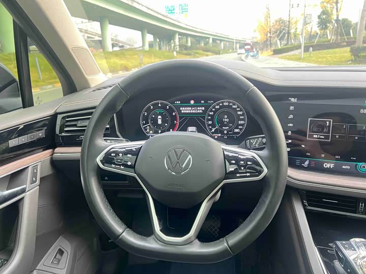 Volkswagen Touareg 2022 2022款 3.0TSI 锐享版 曜黑运动套装