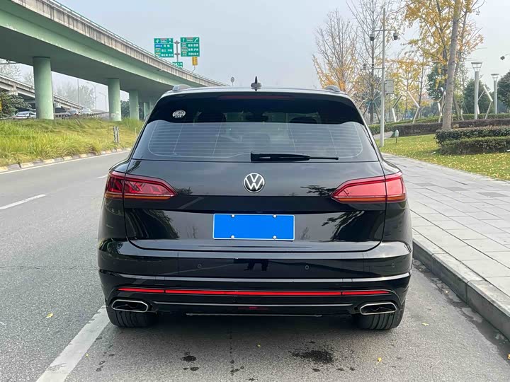Volkswagen Touareg 2022 2022款 3.0TSI 锐享版 曜黑运动套装