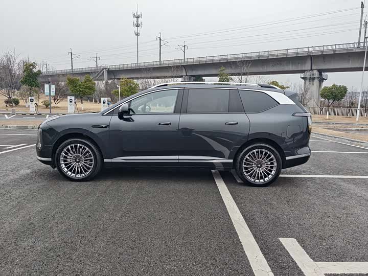 GAC Hyptec HL 2025 2025款 700 Ultra六座四驱激光雷达版