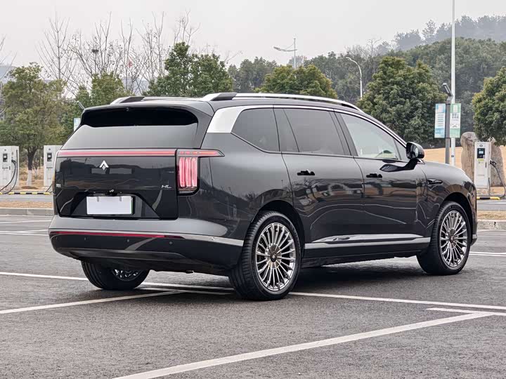 GAC Hyptec HL 2025 2025款 700 Ultra六座四驱激光雷达版